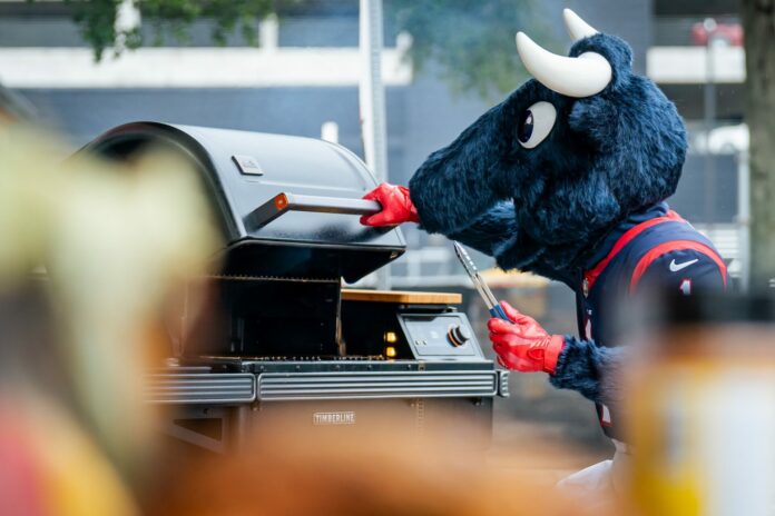 Texas Star Grill Shop - Texans Toro Cooking on a Traeger Timberline