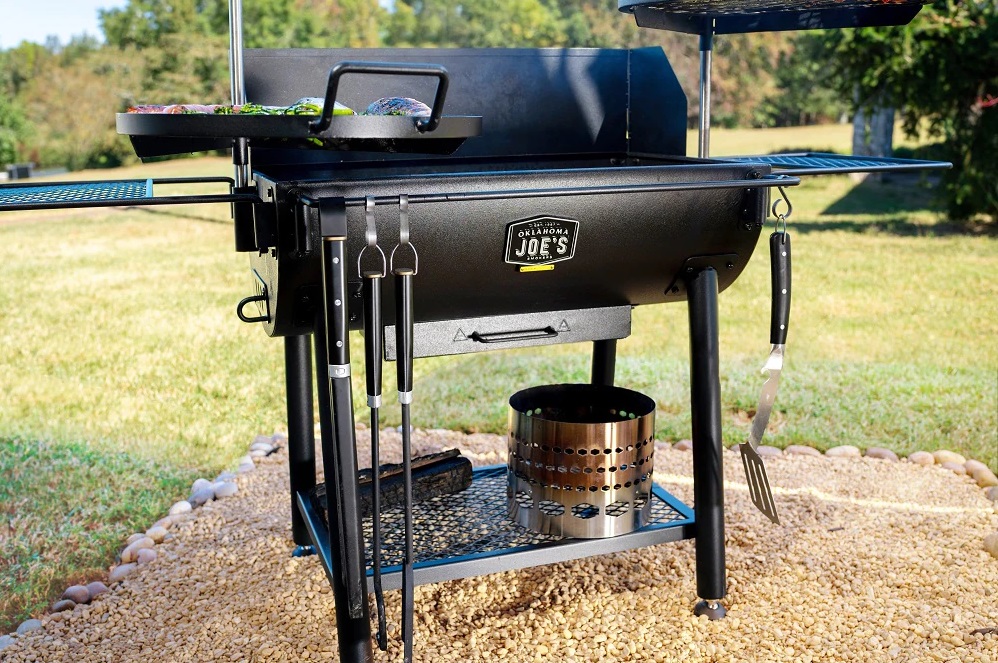 Oklahoma Joe's Firecraft Barrel Grill with Wind Guard