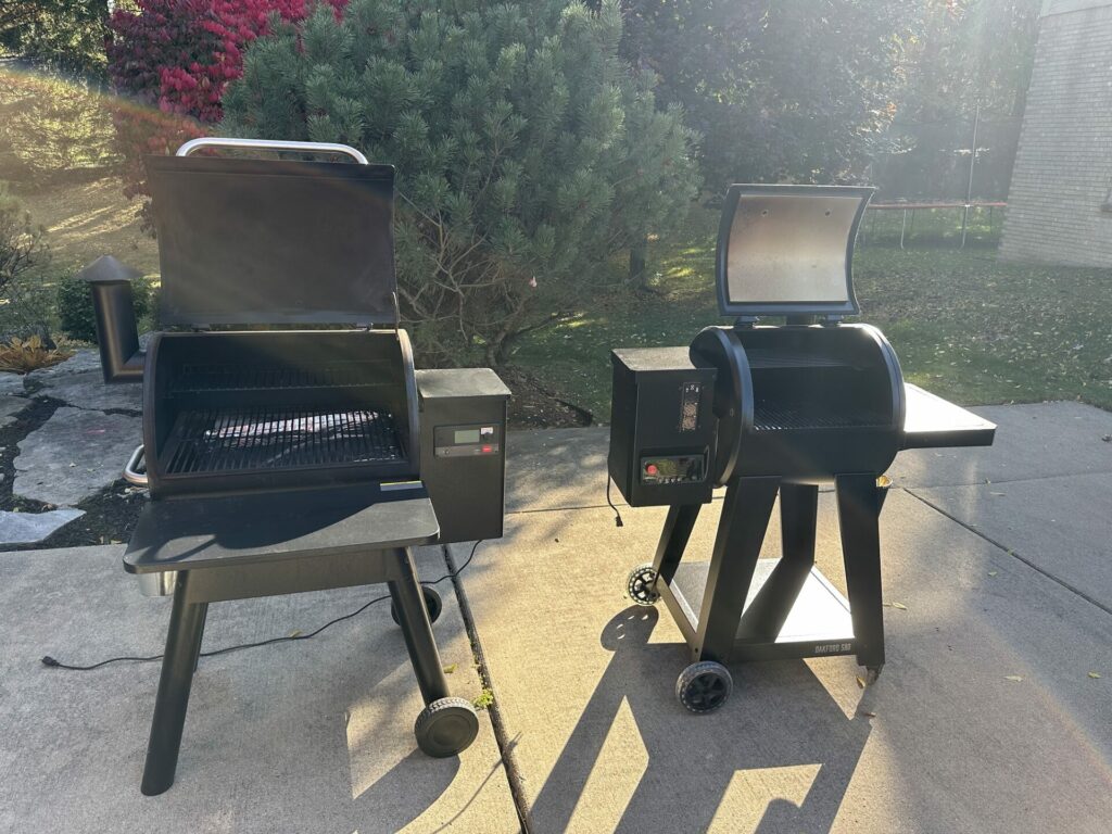 Nexgrill Oakford 580 Size vs Traeger Pro 575