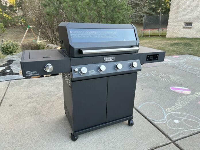 Monument Grills Denali 425 Heated Up