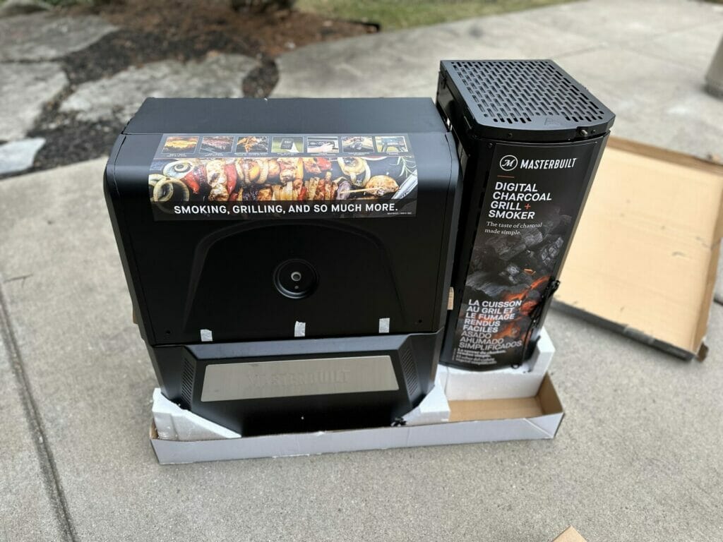 Masterbuilt Gravity Series 560 in the Box