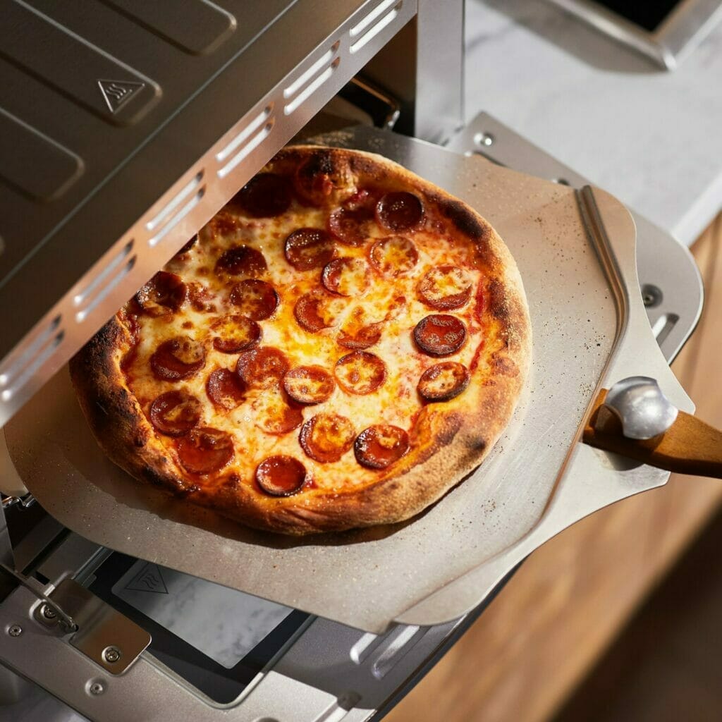 Cuisinart Indoor Pizza Oven - Pizza Being Unloaded