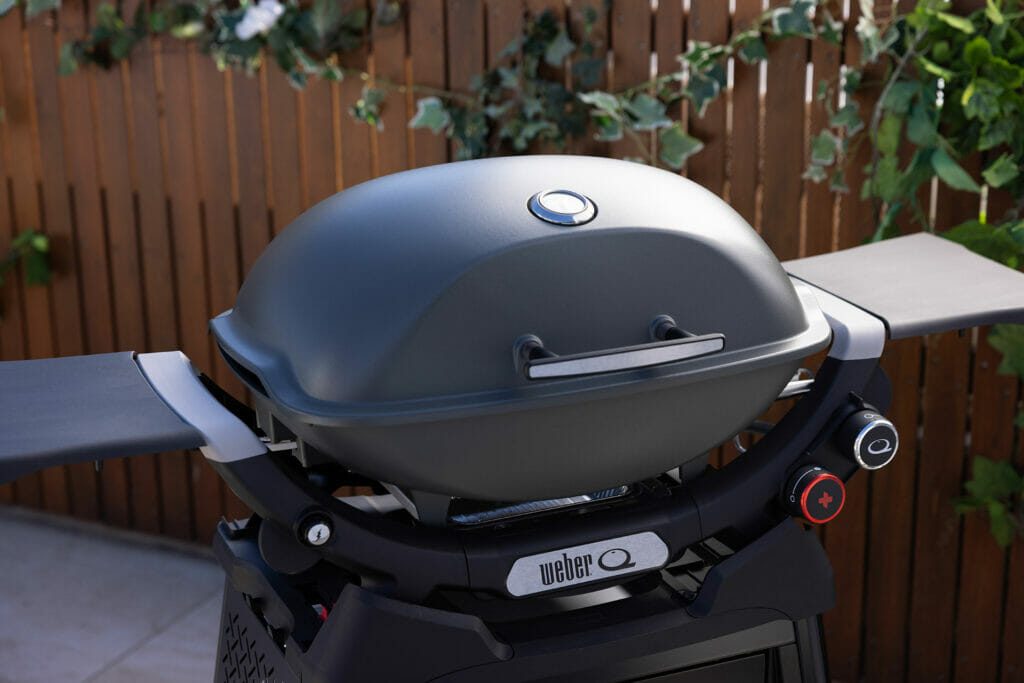 New Weber Q+ Family Close