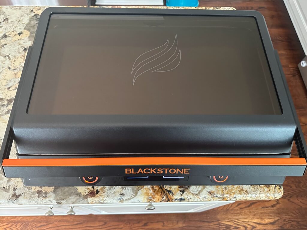 Blackstone Electric Griddle - E-Series - Lid Closed