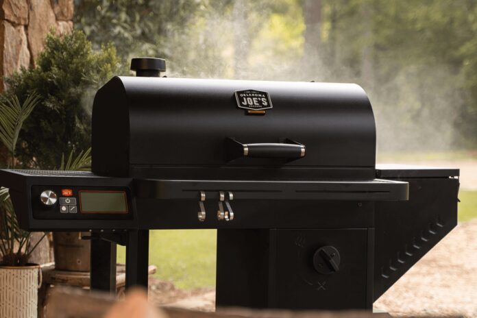 Oklahoma Joe's Tahoma Auto-Feed Charcoal Smoker Smoking