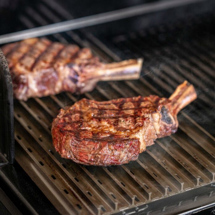 Traeger ModiFIRE Sear Grates - Steaks Searing