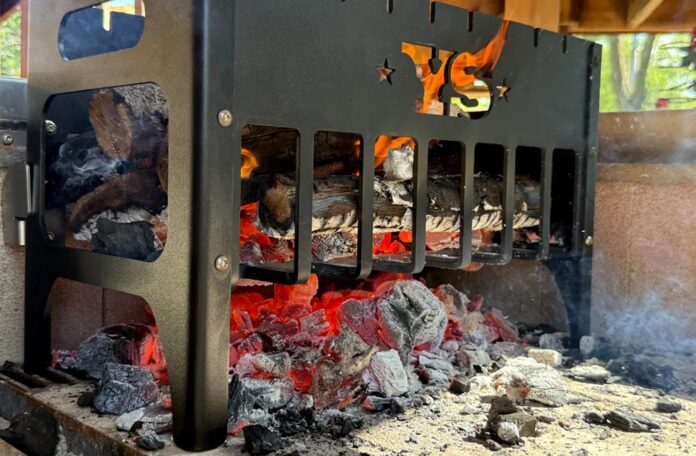 Yoder Brasero Firebox Kit Cooking
