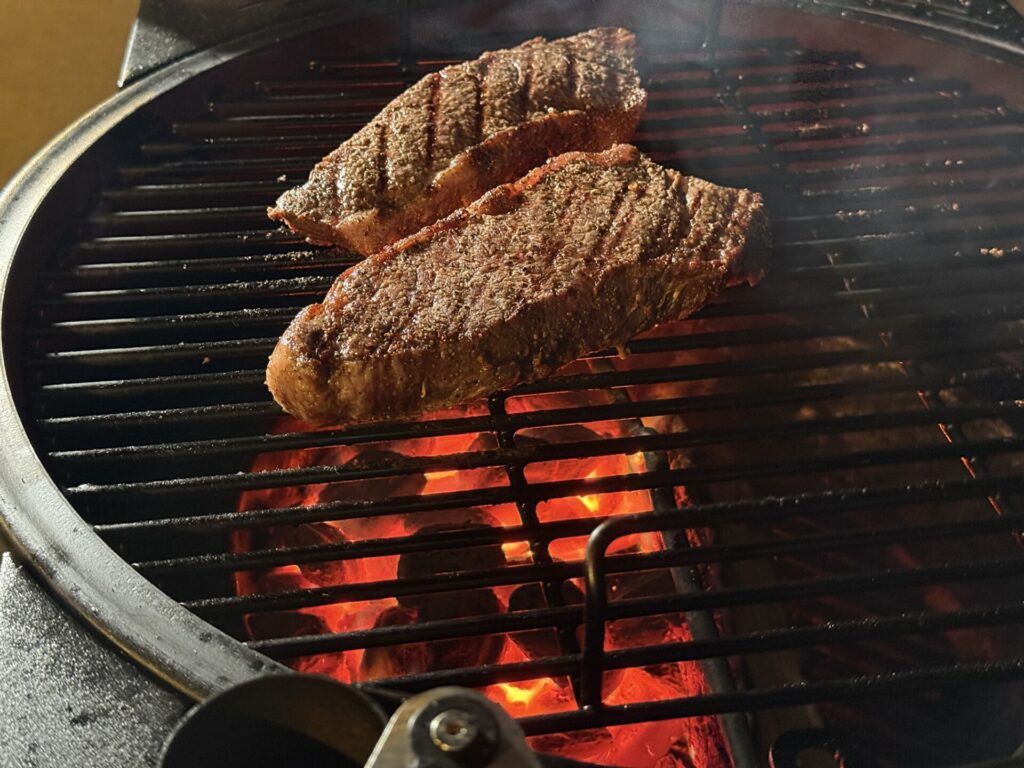 Oklahoma Joe's Bronco Drum Smoker - Grilling