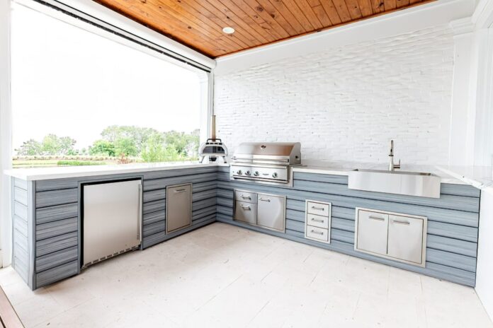 Complete Outdoor Living Outdoor Kitchen