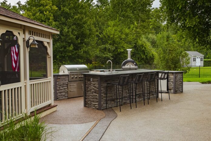L-Shaped Island with Galley Bar - Stacked Stone - RTA Outdoor Living